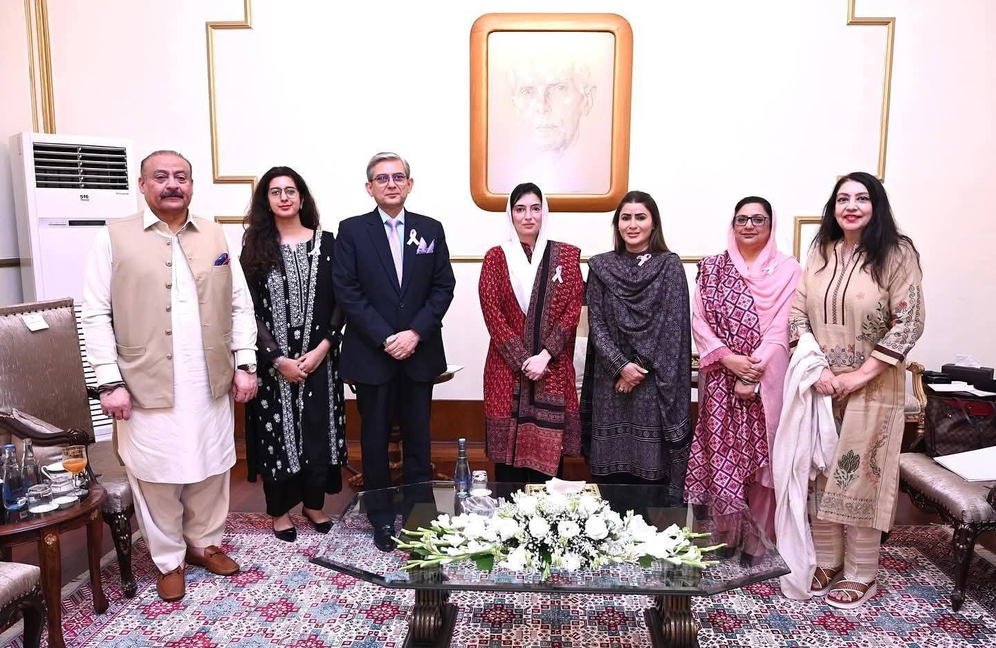 اسلام آباد: خاتون اول بی بی آصفہ بھٹو زرداری کی ایوانِ صدر میں پنک ربن پاکستان کے بانی اور اعزازی چیف ایگزیکٹو آفیسر عمر آفتاب سے ملاقات