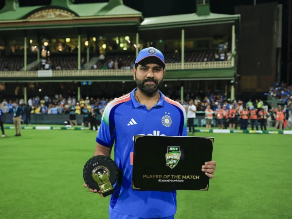 روہت شرما کی آسٹریلیا کے خلاف شاندار سنچری، ریکارڈ قائم کردیا