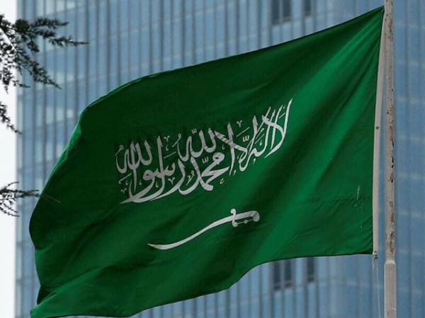 سعودی عرب کا اعلیٰ سطح کا وفد پاکستان پہنچ گیا