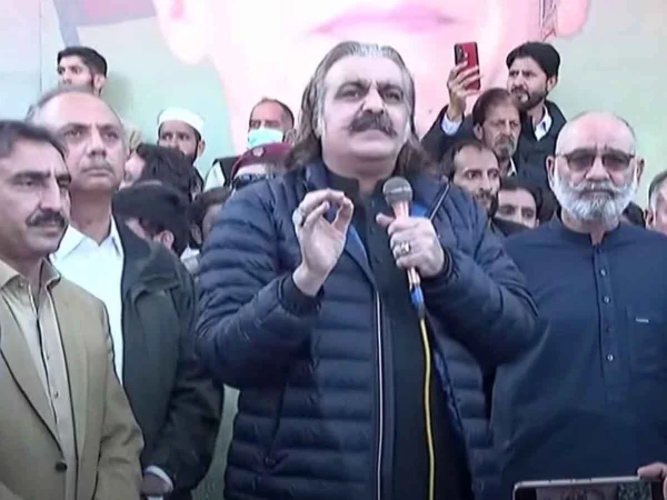 سابق وزیراعلیٰ پختونخوا علی امین گنڈاپور کو گرفتار کرکے عدالت میں پیش کرنے کا حکم