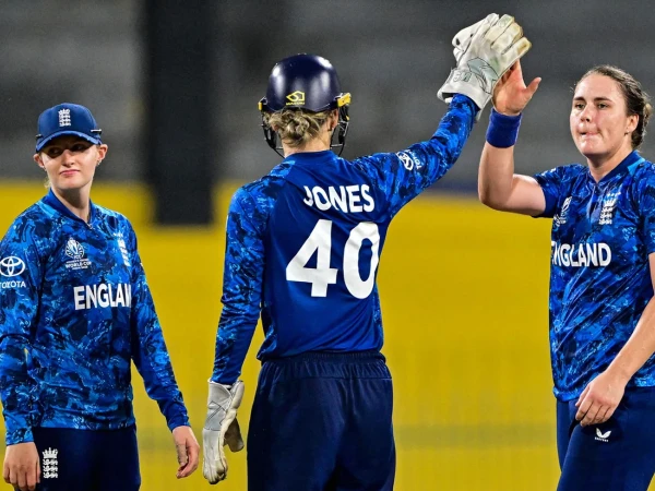 ویمنز ورلڈکپ: انگلینڈ نے سری لنکا کو 89 رنز سے شکست دے دی