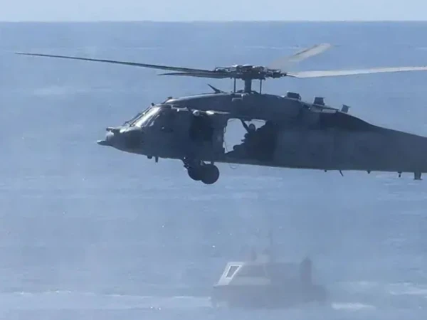 امریکی بحریہ کا ہیلی کاپٹر اور جنگی طیارہ جنوبی بحیرہ چین میں گر کر تباہ