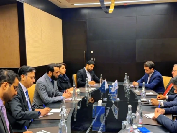 عطا تارڑ کی امبیسیڈر اسیاکا سے ملاقات، باہمی تعاون پر تبادلہ خیال