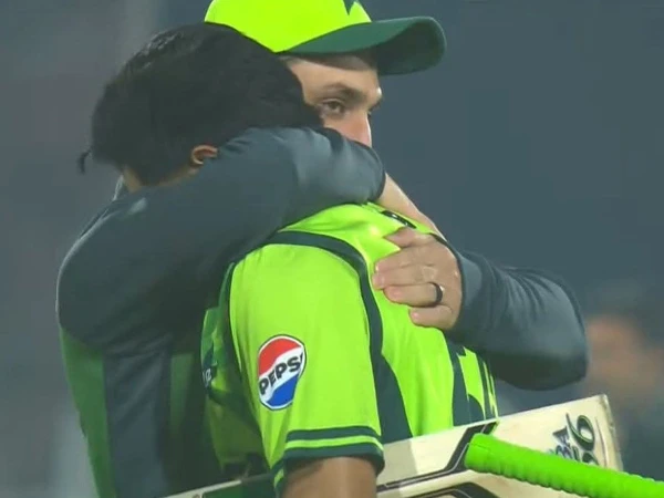 بابر اور سلمان کے پاس کیا راز ہے؟ صبا سلمان کی انسٹا اسٹوری نے سوالات کھڑے کردیے