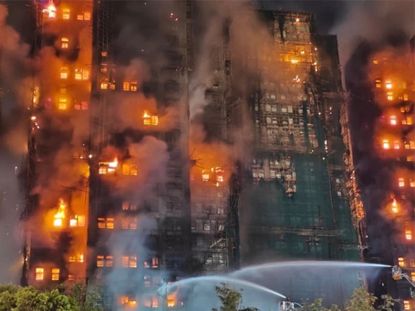 ہانگ کانگ؛ 31 منزلہ رہائشی عمارت میں خوفناک آتشزدگی؛ 44 افراد ہلاک اور 45 زخمی