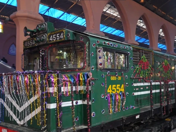 پاکستان ریلویز نے مختلف ٹرینوں کی بوگیوں کی آپ گریڈیشن کا کام شروع کردیا