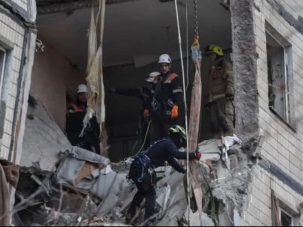 روس کے یوکرین پر درجنوں میزائل اور ڈرون حملے، توانائی نظام تباہ، 6 افراد ہلاک