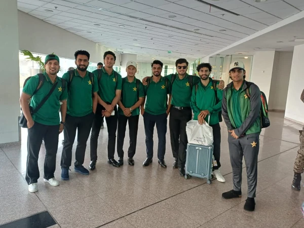 رائزنگ اسٹار ایشیا کپ کا ٹائٹل جیتنے والی پاکستان شاہینز ٹیم وطن واپس پہنچ گئی