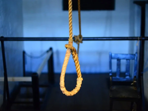 پرنسپل کی مبینہ جنسی ہراسانی پر 15 سالہ طالبہ نے اسکول میں خودکشی کر لی