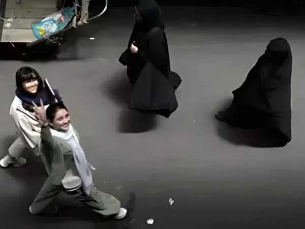 ایران میں حجاب اور پردہ قوانین کی خیلاف ورزی کرنے والی خواتین کو سزائیں دینے کا فیصلہ