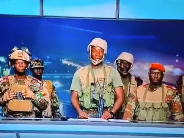 ایک اور افریقی ملک میں فوجی بغاوت؛ صدر کے باغی اور وفادار اہلکار آمنے سامنے