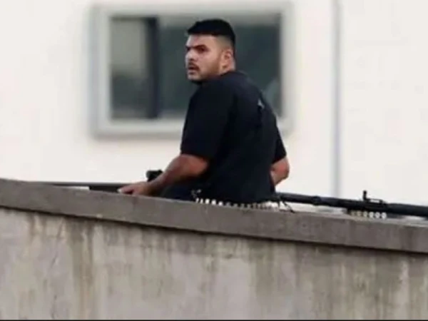 سڈنی بیچ فائرنگ: زخمی حملہ آور نوید اکرم پر 50 الزامات، دہشت گردی کی فرد جرم