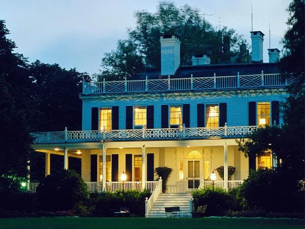 نیویارک کے نومسلم میئر آسیب زدہ سرکاری رہائش گاہ کیوں منتقل ہو رہے ہیں؟