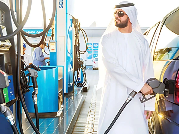 متحدہ عرب امارات میں پیٹرول کی قیمتوں میں اضافہ؛ پاکستان پر کیا اثر پڑے گا ؟