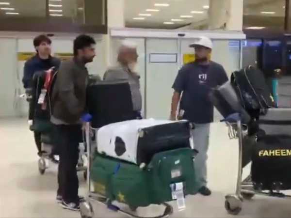 پاکستان ٹی ٹوئنٹی اسکواڈ کا پہلا دستہ سری لنکا پہنچ گیا